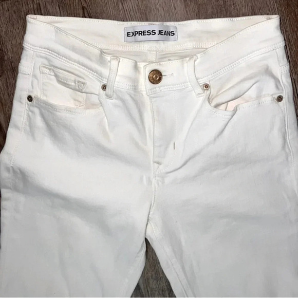 EXPRESS • Distressed Cropped Jeans - Picture 5 of 8